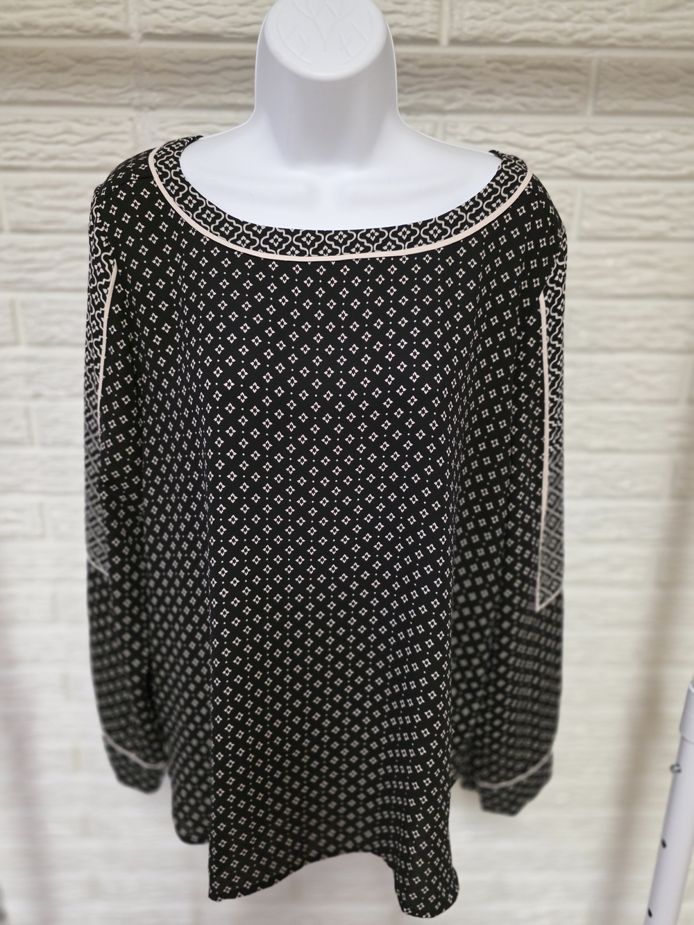 LOFT Black and White Geometric Long-Sleeve Dress